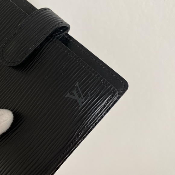 Louis Vuitton black Epi Agenda PM Passport Holder Circa 1995 Vintage - Picture 9 of 16